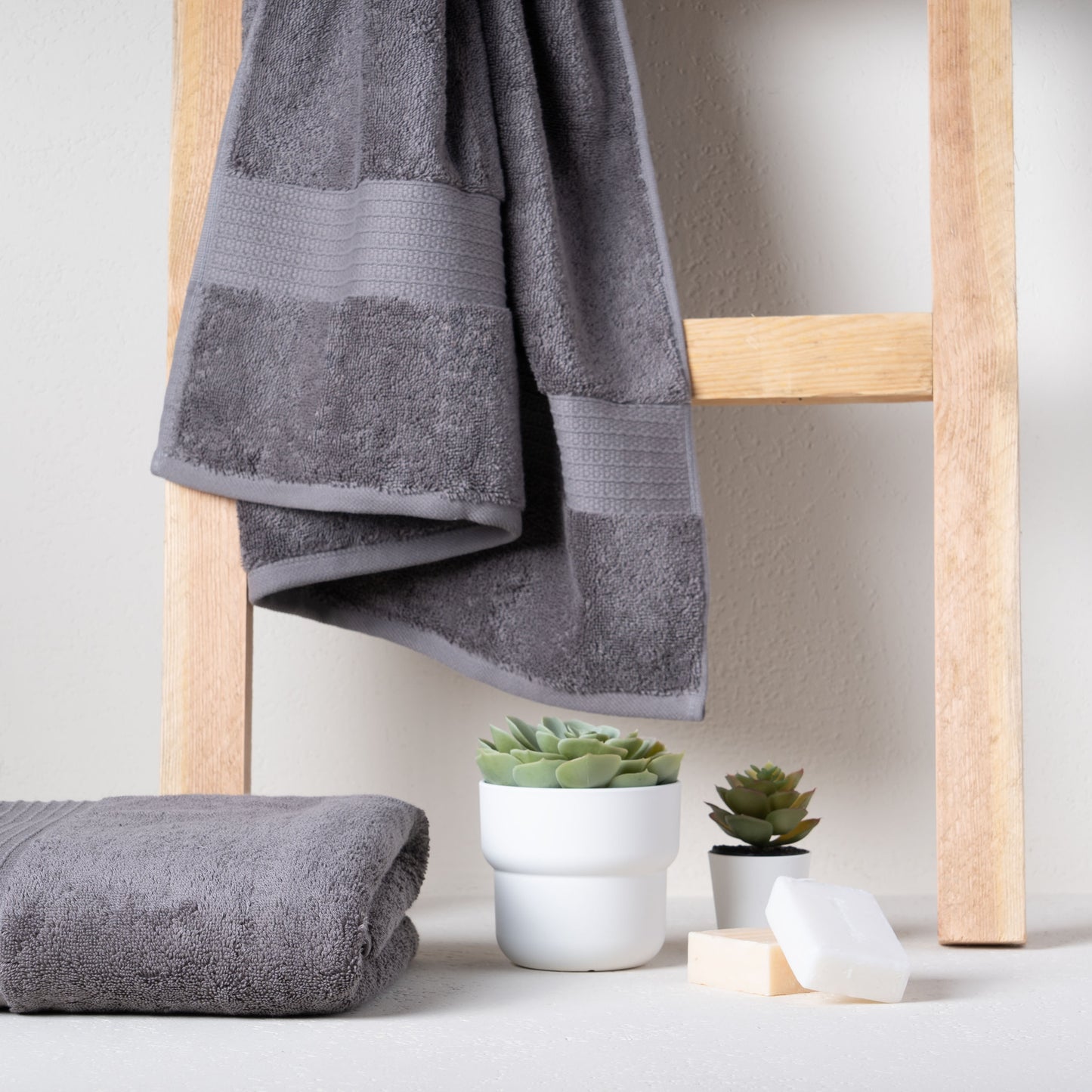Feather & Spun 100% Organic Bath Towel | Lavender Fragrance | Oeko-TEX® Standard 100 | Double Needle Stitch | Anti Microbial | 100% Cotton - 650 GSM | 76 cms x 137 cms - Charcoal Stone | Pack of 1