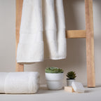 Feather & Spun 100% Organic Bath Towel | Lavender Fragrance | Oeko-TEX® Standard 100 | Double Needle Stitch | Anti Microbial | 100% Cotton - 650 GSM | 76 cms x 137 cms - Cloud Dancer | Pack of 1,