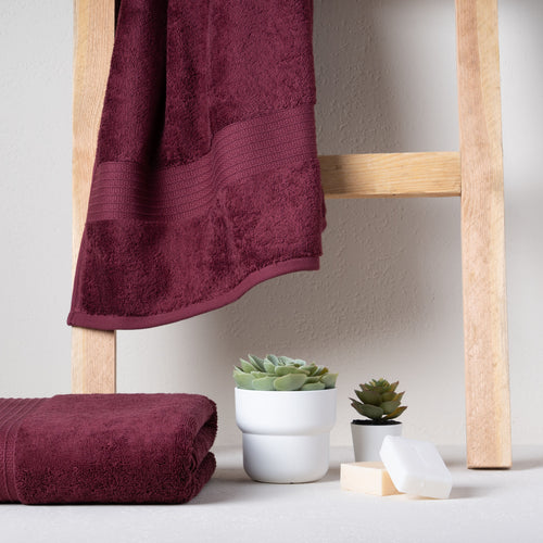 Feather & Spun 100% Organic Bath Towel | Lavender Fragrance | Oeko-TEX® Standard 100 | Double Needle Stitch | Anti Microbial | 100% Cotton - 650 GSM | 76 cms x 137 cms - Cranberry Crush | Pack of 1