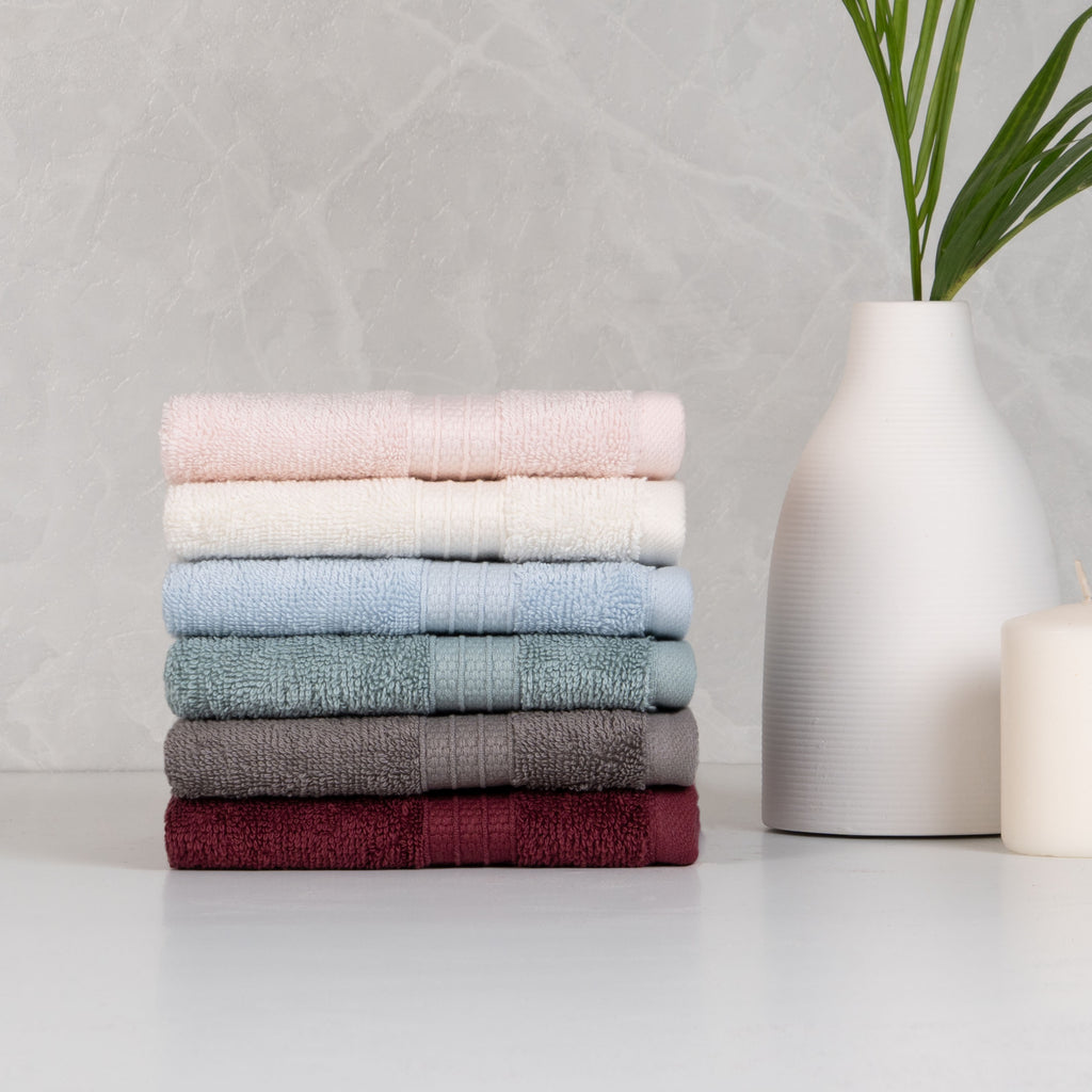 Feather & Spun 100% Organic Face Towel | Lavender Fragrance | Oeko-TEX® Standard 100 | Double Needle Stitch | Anti Microbial | 100% Cotton - 550 GSM | 33 cms x 33 cms - Cranberry Crush | Pack of 4