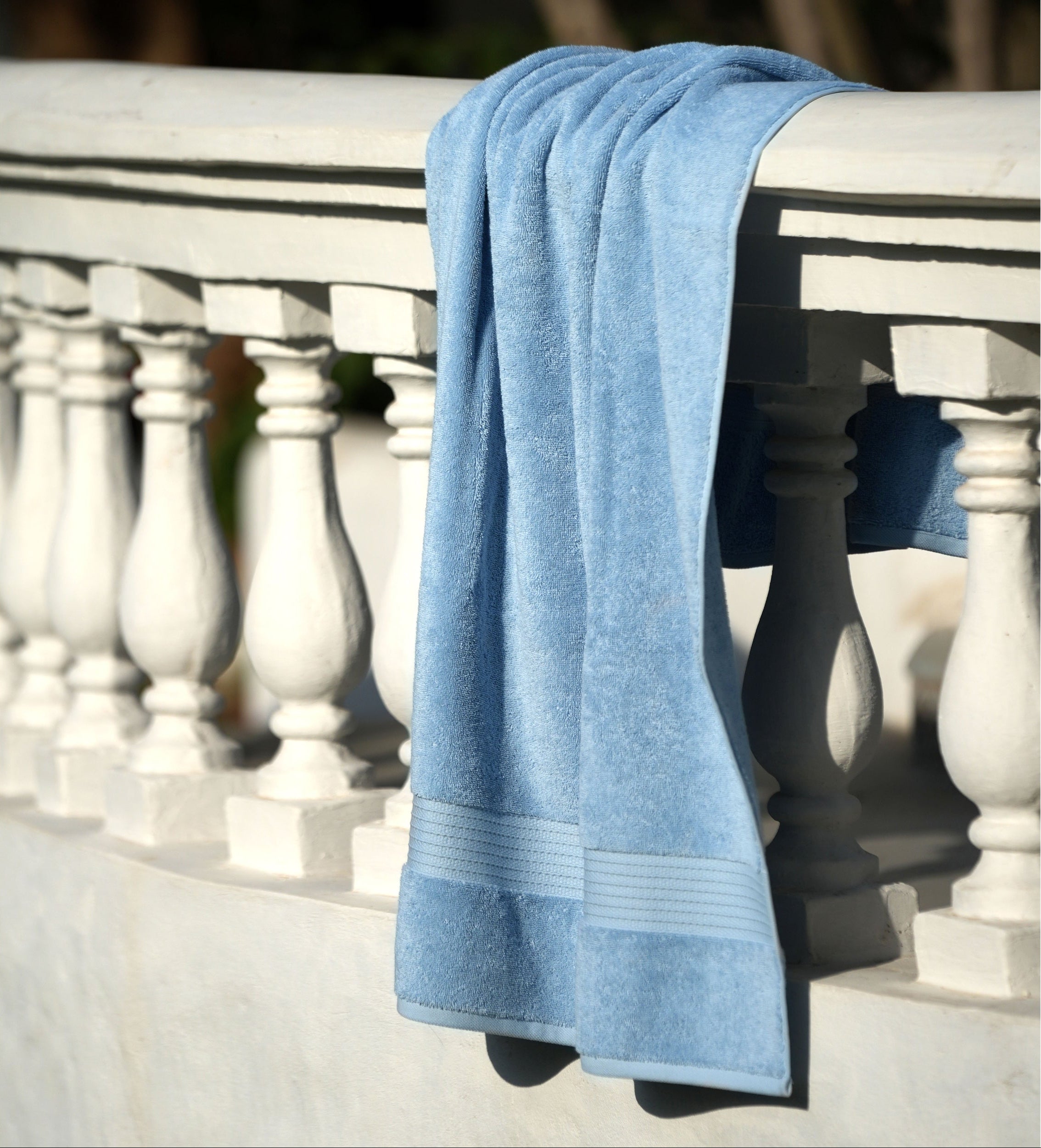 Feather & Spun 100% Organic Bath Towel | Lavender Fragrance | Oeko-TEX® Standard 100 | Double Needle Stitch | Anti Microbial | 100% Cotton - 650 GSM | 76 cms x 137 cms - Cloud Dancer | Pack of 1,