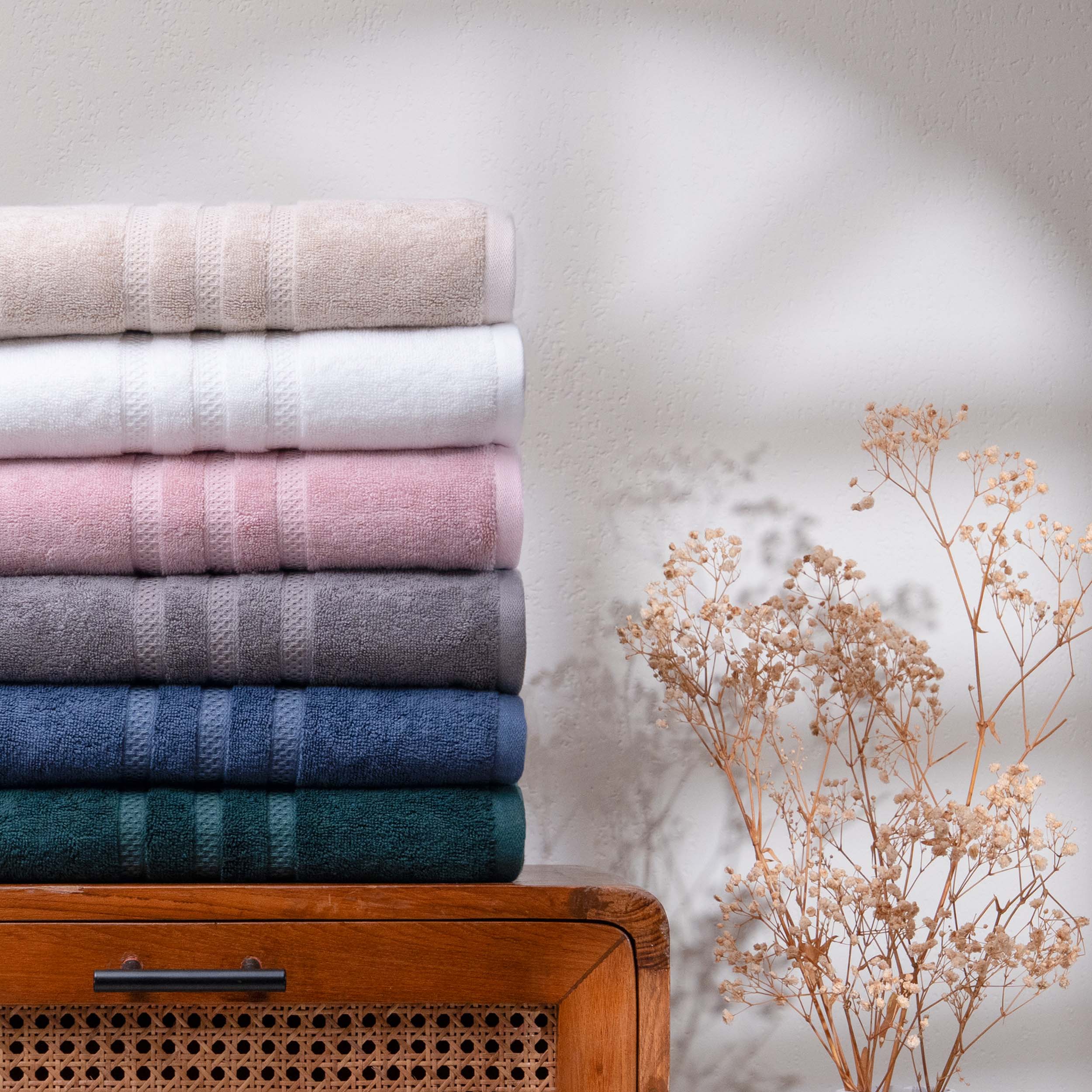 Feather & Spun Bamboo Cotton Bath Towel | Lavender Fragrance | Oeko-TEX® Standard 100 | Double Needle Stitch | Anti Microbial | 600 GSM | 76 cms x 137 cms - Pure Snow | Pack of 1