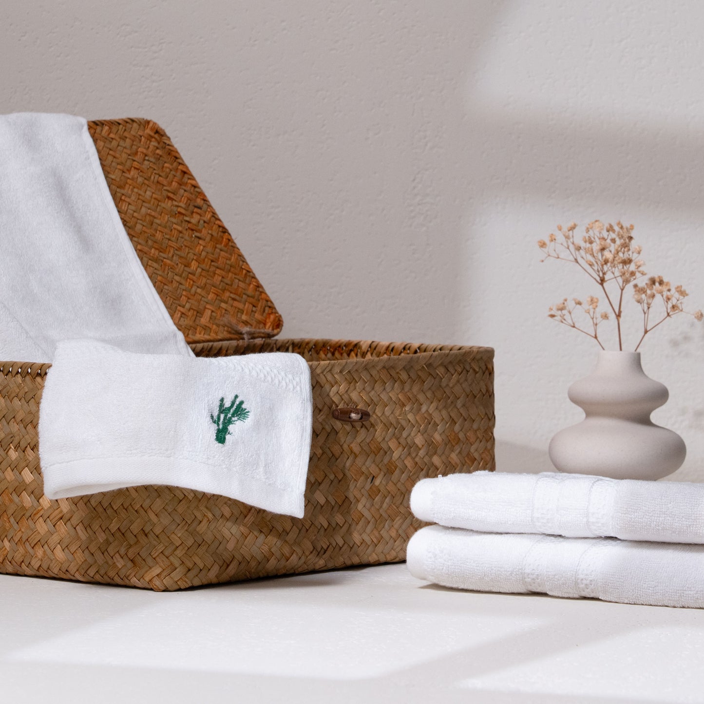 Feather & Spun Bamboo Cotton Hand Towel | Lavender Fragrance | Oeko-TEX® Standard 100 | Double Needle Stitch | Anti Microbial | 600 GSM | 40 cms x 71 cms - Pure Snow | Pack of 2
