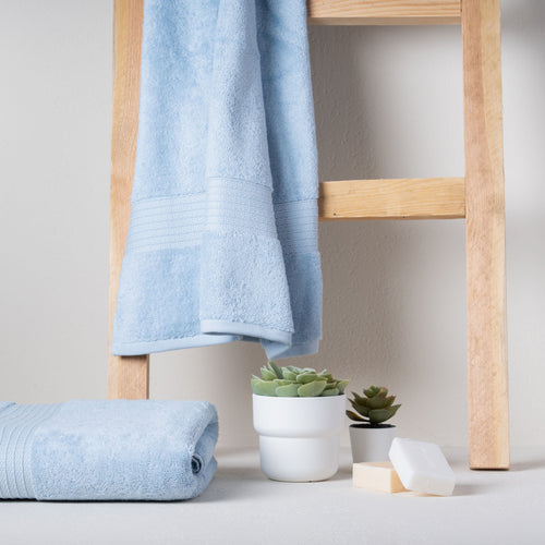 Feather & Spun 100% Organic Bath Towel | Lavender Fragrance | Oeko-TEX® Standard 100 | Double Needle Stitch | Anti Microbial | 100% Cotton - 650 GSM | 76 cms x 137 cms - Skywave Blue | Pack of 1