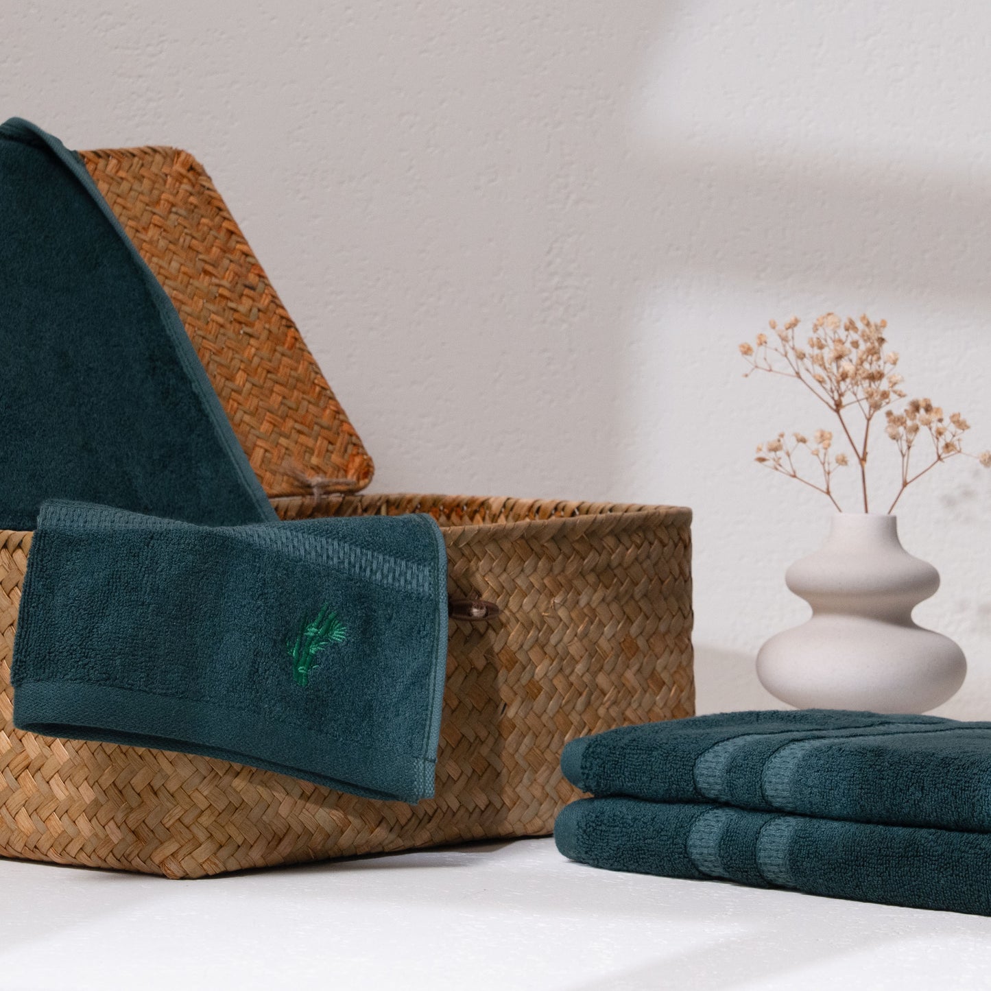 Feather & Spun Bamboo Cotton Hand Towel | Lavender Fragrance | Oeko-TEX® Standard 100 | Double Needle Stitch | Anti Microbial | 600 GSM | 40 cms x 71 cms - Jade Forest | Pack of 2