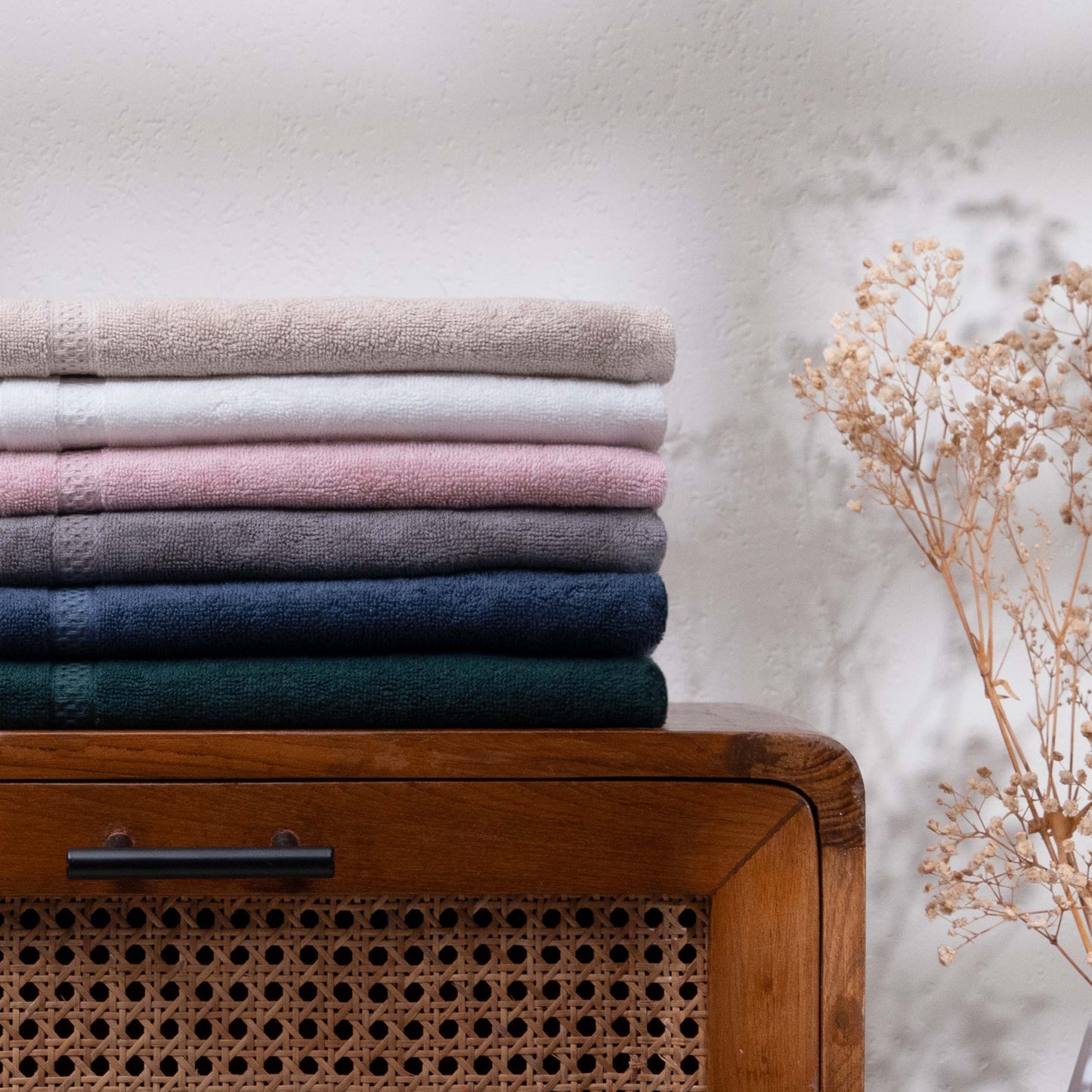 Feather & Spun Bamboo Cotton Hand Towel | Lavender Fragrance | Oeko-TEX® Standard 100 | Double Needle Stitch | Anti Microbial | 600 GSM | 40 cms x 71 cms - Jade Forest | Pack of 2